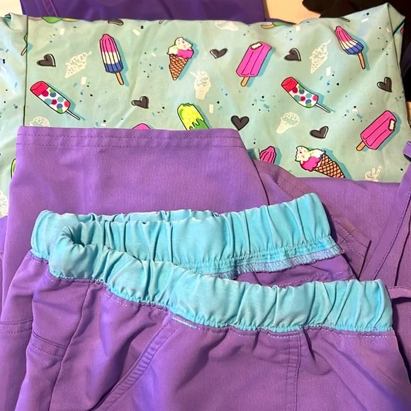 Scrubs sizes XL-3X - Picture 2 of 11